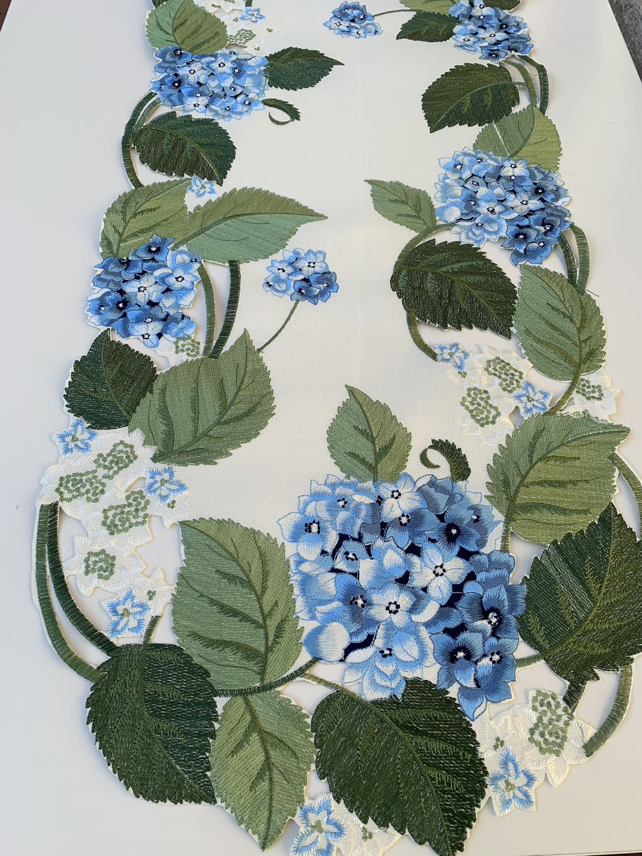 Hydrangea Table Linens Hydrangea – Lei's Linens